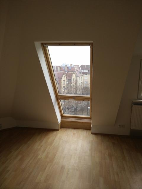 Bild 6 Zimmer in 4er WG Zentral Dachgeschoss WG-Zimmer 23 m² befristest / Probewohnen