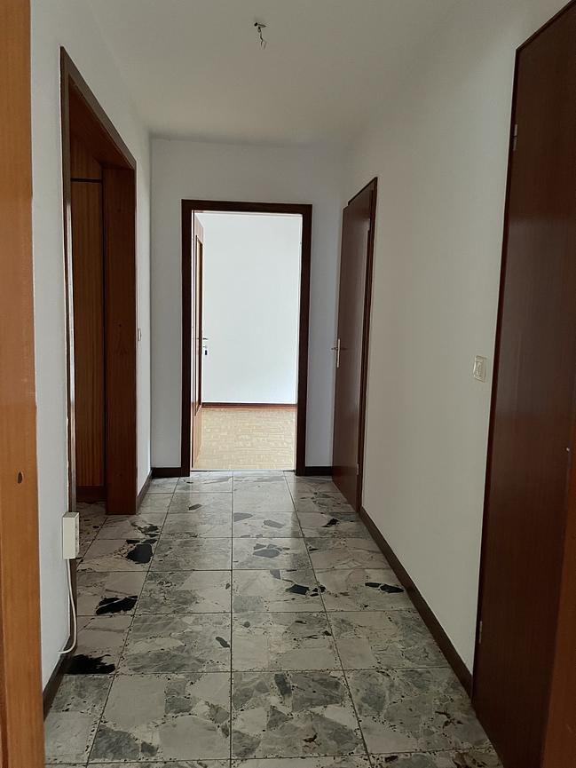 Bild 11 Schöne 4-Zi. Wohnung mit Balkon