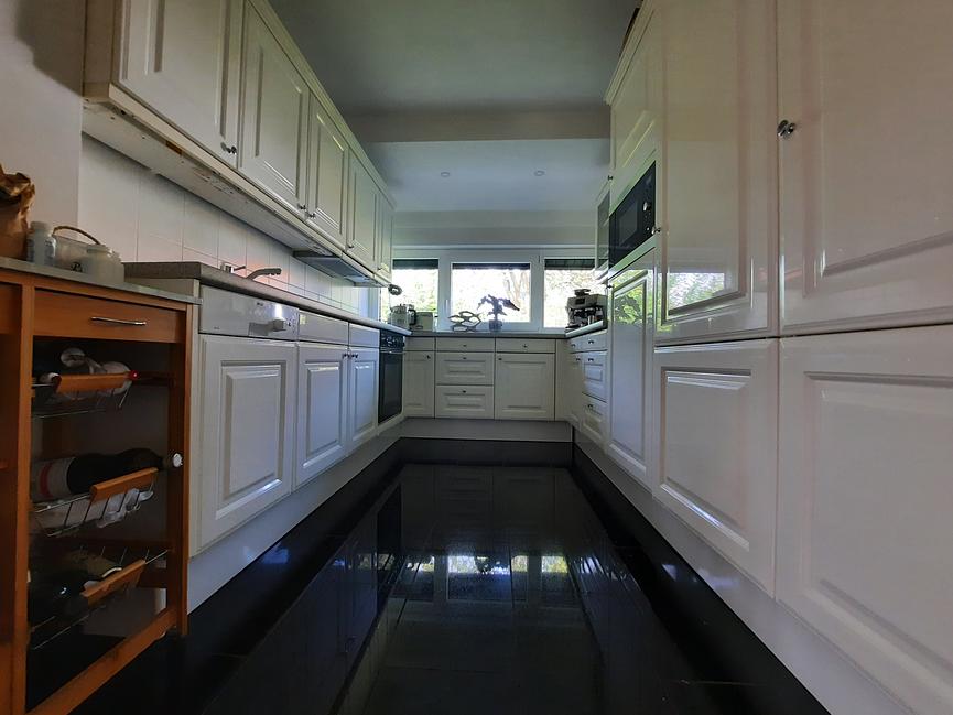 Bild 3 Winkelbungalow mit 5 Zimmern mit Teilunterkellerung und Sauna steht zum Verkauf