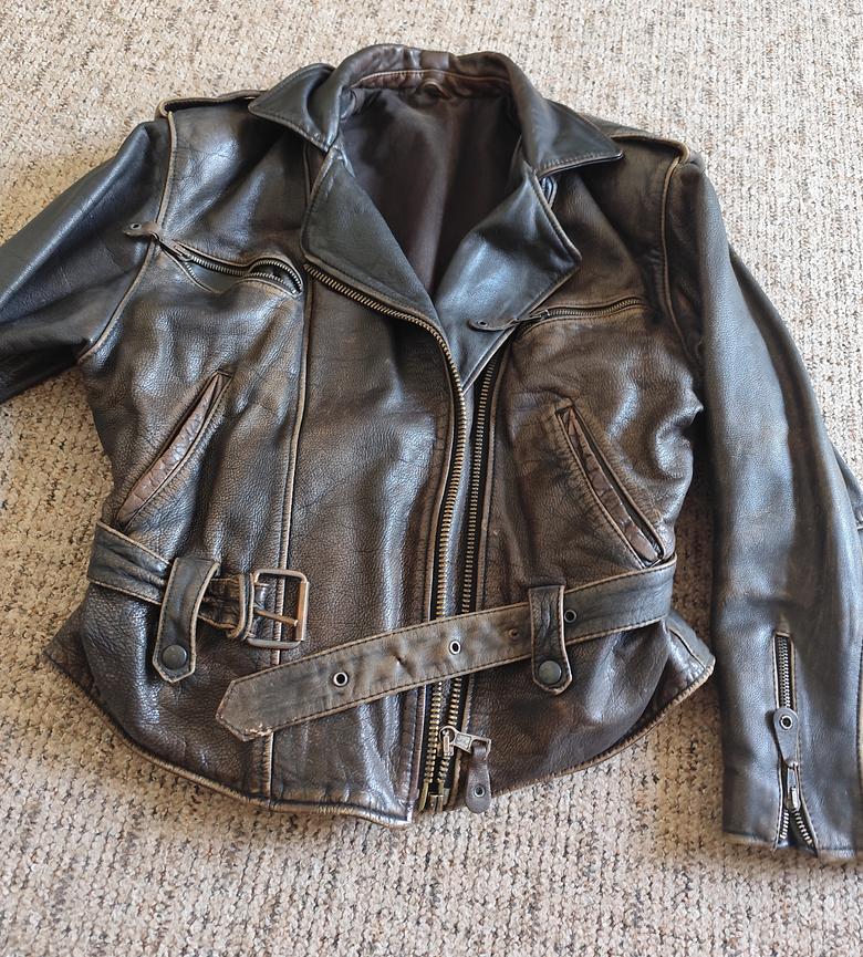 Bild 7 Motorrad Lederjacke Damen zu verkaufen