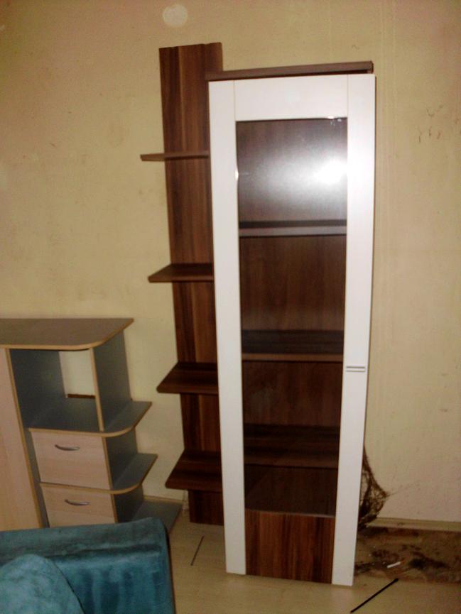 Bild 4 zwei küchen unter schränke und hänge schrank eine glasvitrine zu verschenken