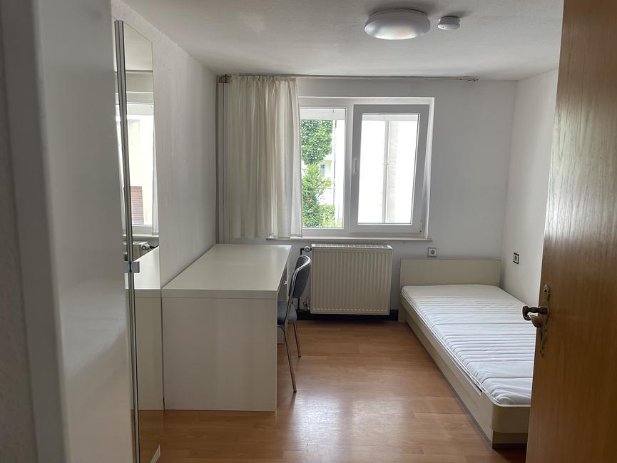 Bild 1 Ruhiges, schön gelegenes Studentenzimmer ab dem 01.11.25 frei
