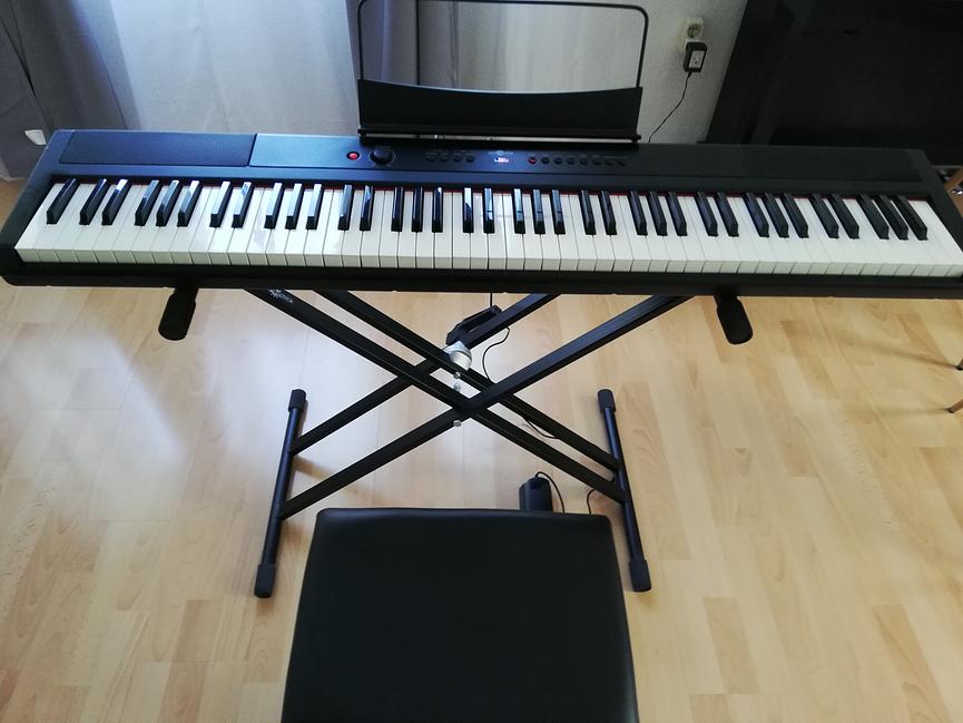 Bild 1 E piano 88 Tasten