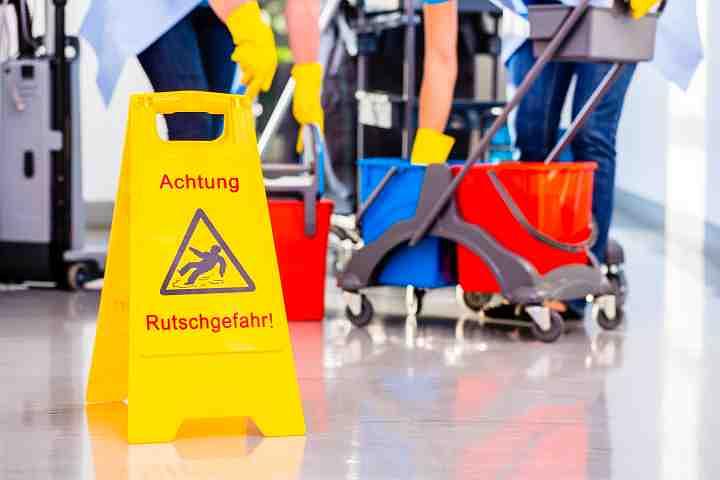 Bild 1 Reinigungskraft SA 7.00 - 15.00Uhr 04103 Leipzig - 520€