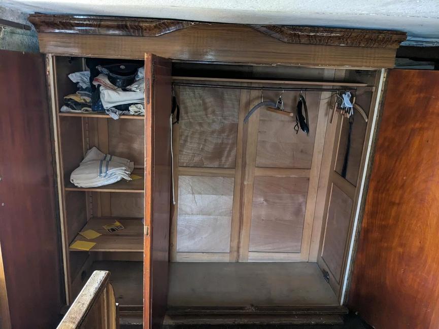 Bild 4 Vintage Kleiderschrank 50er / 60er (60€)