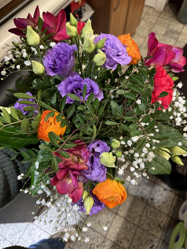 Bild 1 Mitarbeiter/ in im Blumengeschäft