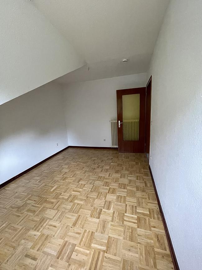 Bild 17 Schöne 4-Zi. Wohnung mit Balkon