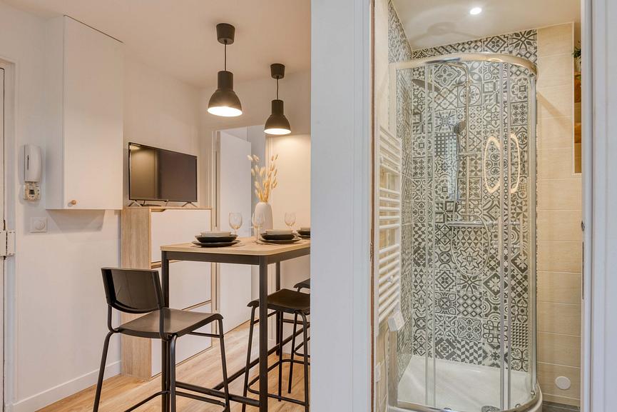 Bild 6 44 m² große, komplett möblierte Wohnung im 1. Stock eines Gebäudes mit Aufzug