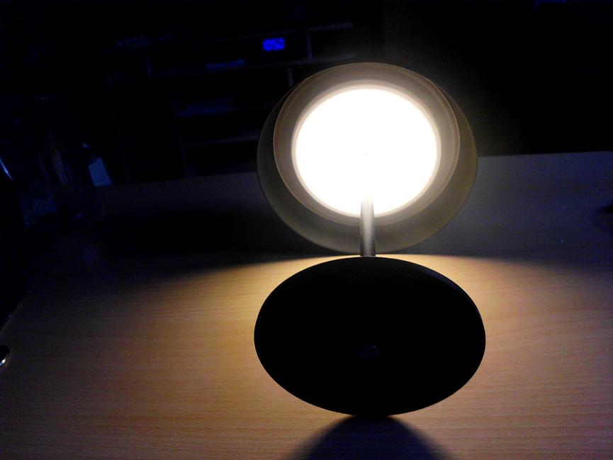 Bild 2 LED Tischleuchte mit Akku-betrieb inkl. USB Kabel. ab zu geben