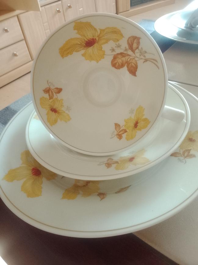 Bild 3 5 Sammeltassen als Gedeck 50 Euro!