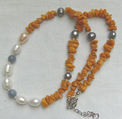 Bild 6 Edelsteinkette mit Perlen, den Jade und den Blauquarz