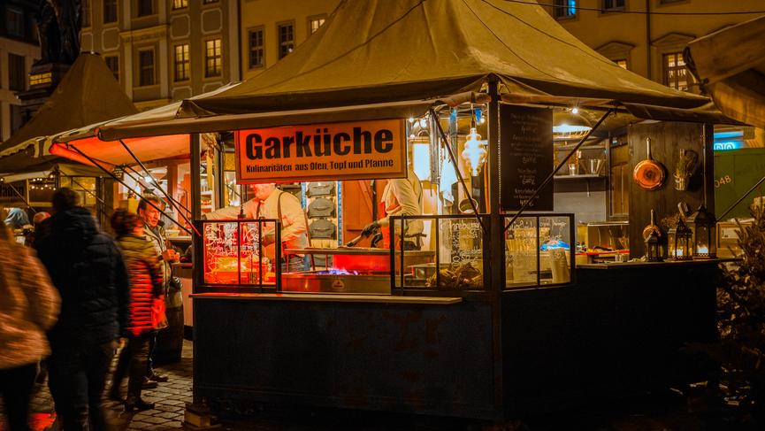 Bild 1 Verkaufskraft für Weihnachtsmarkt Stand auf dem Neumarkt gesucht