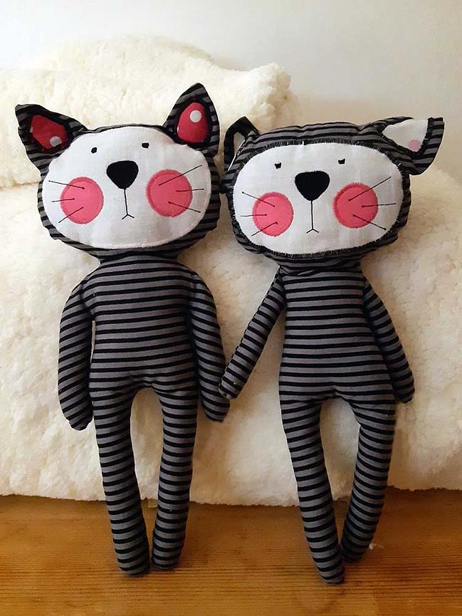 Bild 3 handgenähte Kuschelkatzen suchen ein neues Zuhause