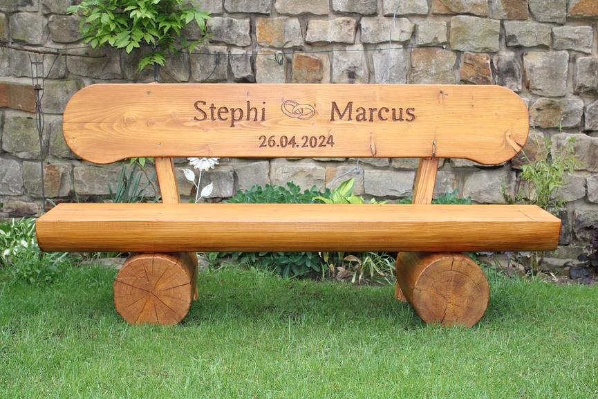 Bild 1 Holzstamm Bank mit Gravur. Baustammbank.  Rentners Geschenk. Holzbank.