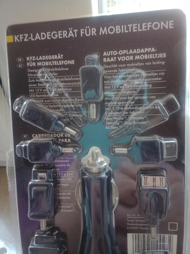 Bild 3 2 USB-STICK/1USB Kabel/2 KFZ Ladegerät für Mobiltelefone 12 Euro