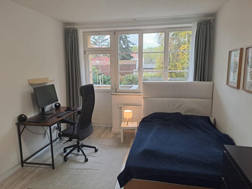 Bild 1 Helles WG-Zimmer mit Südbalkon und Garten