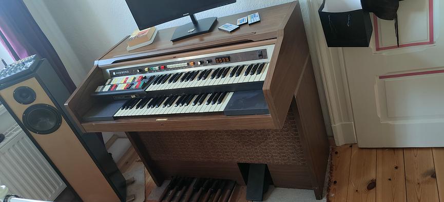 Bild 1 Hammond Orgel ZU VERSCHENKEN in Leipzig Connewitz