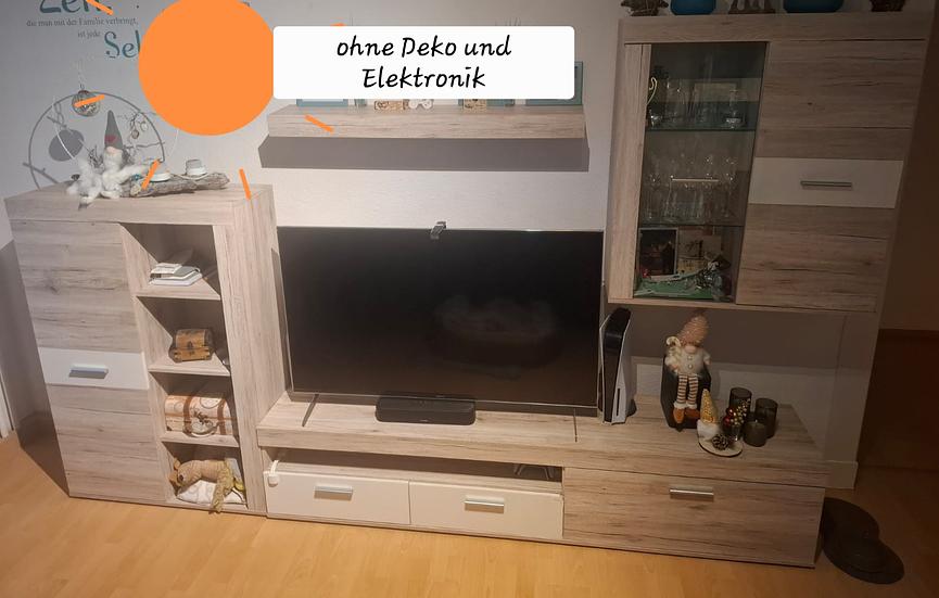 Bild 2 Wohnwand und esstisch mit sitzbänken