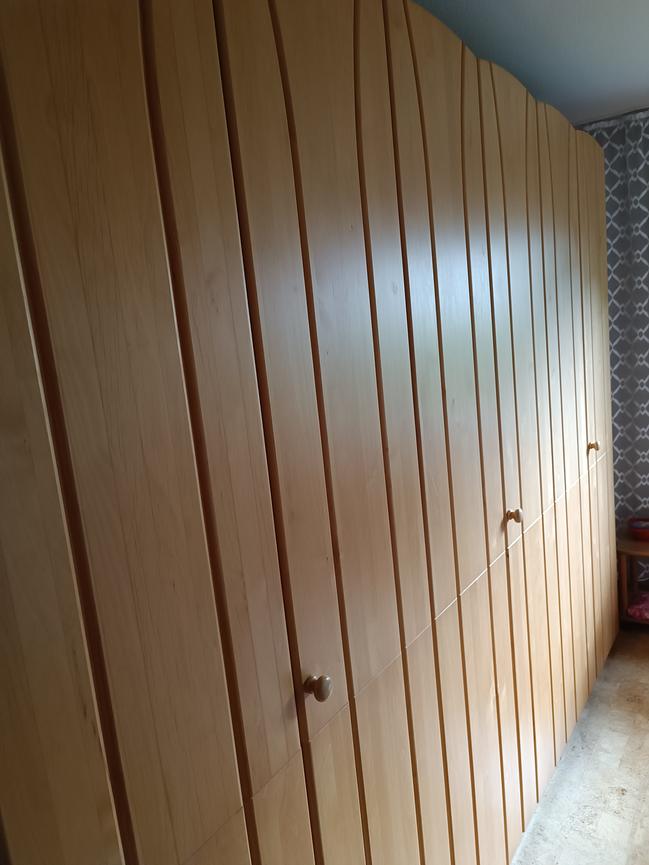 Bild 1 Schlafzimmer Möbel wertig, Buche massiv, Bett, Komm., Nachttische