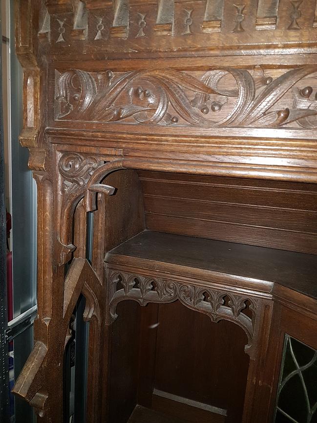 Bild 3 altes Buffet ca 200 Jahre alt mit Bleiverglasung 2,75 hoch 1,60 breit 80 tief ec