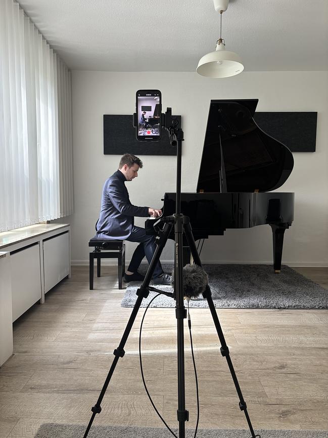 Bild 1 Klavierunterricht in 33613 Bielefeld / Piano lessons music teacher Musikschule