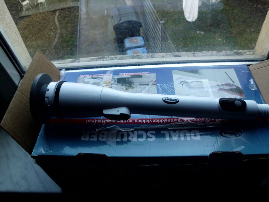 Bild 1 gebe hier ein dual scrubber mit akku betrieb günstig ab mit zupehör