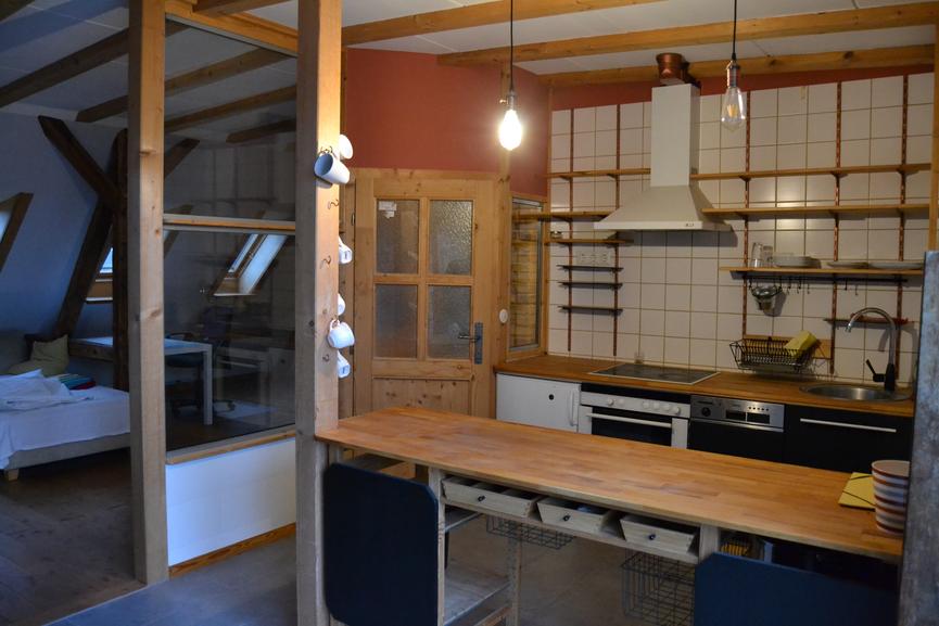 Bild 3 Geräumige DG-Wohnung mit Einbauküche