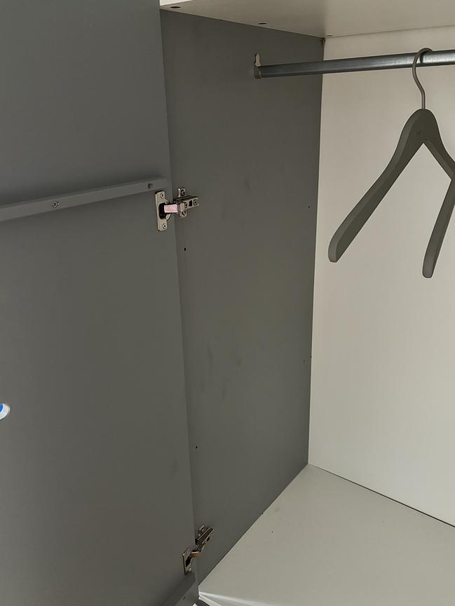 Bild 2 Kleiderschrank von Wood Connect in grau