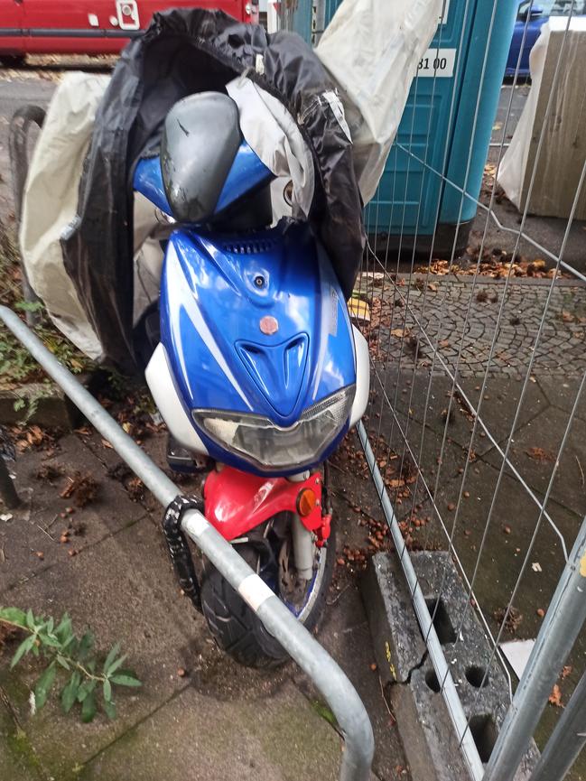 Bild 4 Biete Motorroller