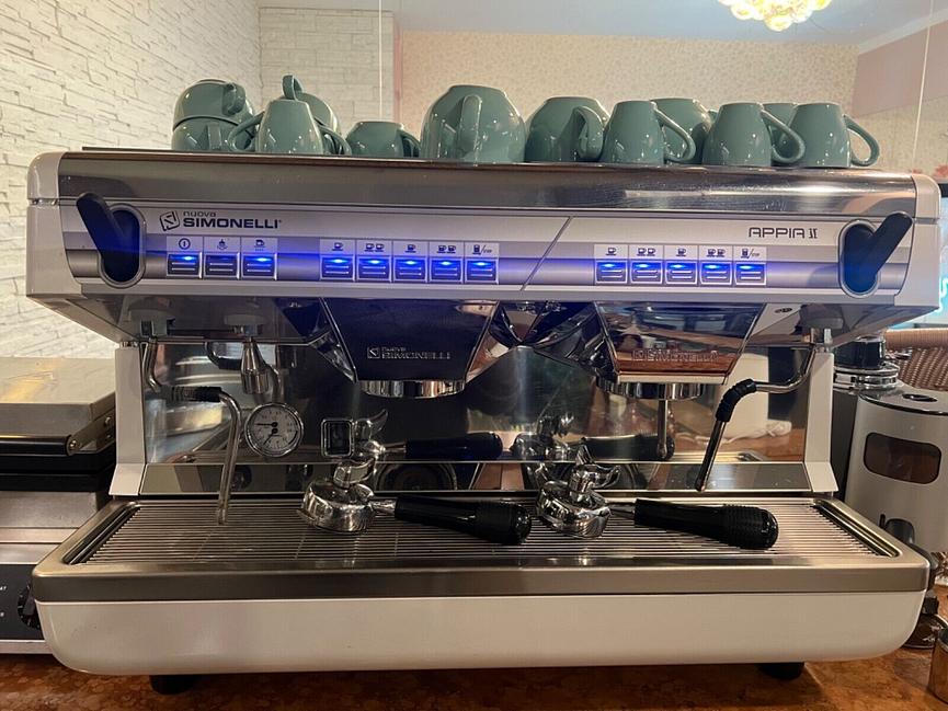 Bild 1 Siebträgermaschine Nuova Simonelli Appia 2