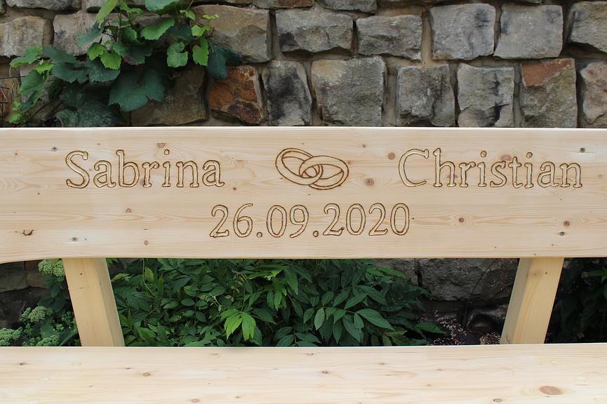 Bild 2 Gartenmöbel mit Gravur. Hochzeitsgeschenk. Krongartmöbel.