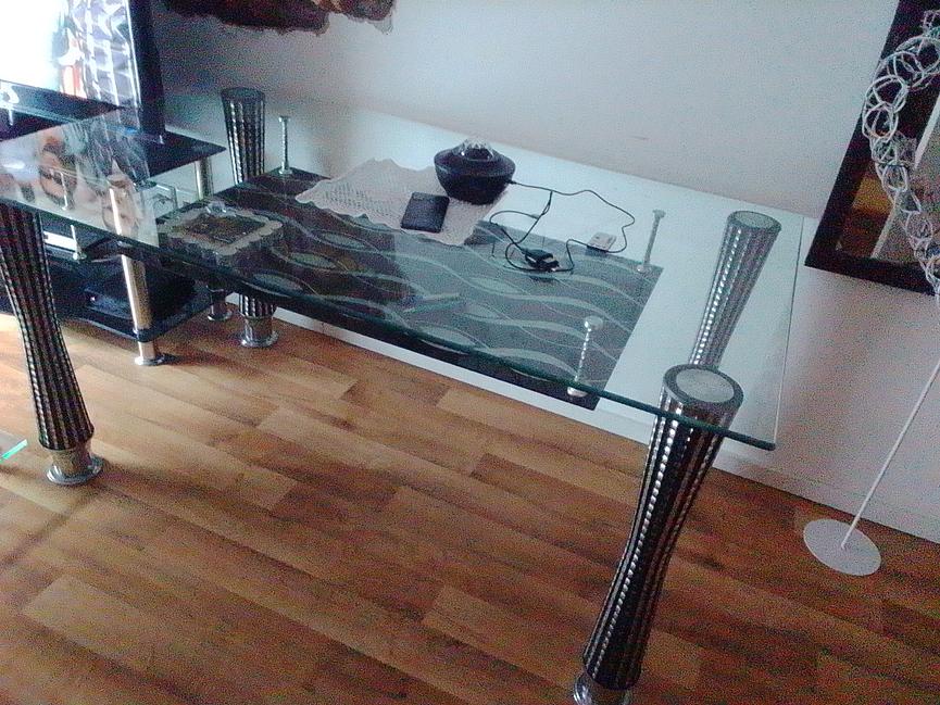 Bild 1 Ich verkaufe schönen Glas tischs großen mit Silber Beine