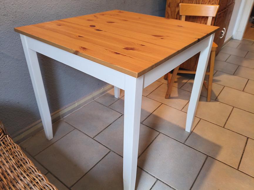 Bild 1 Ikea-Tisch