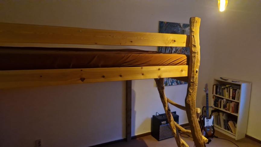 Bild 2 Selbstgebautes Hochbett zu verkaufen