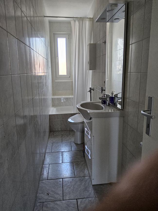 Bild 7 kernsanierte 3-Zimmer-Wohnung Diese attraktive Wohnung liegt in Steinb0hl
