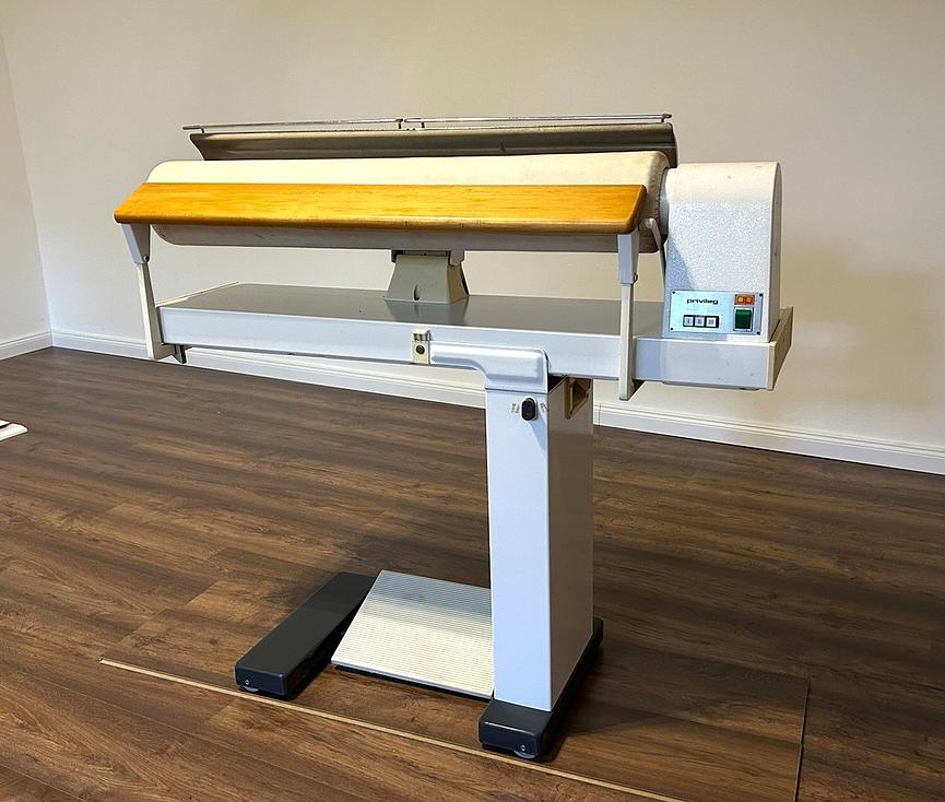 Bild 2 Bügelmaschine PRIVILEG