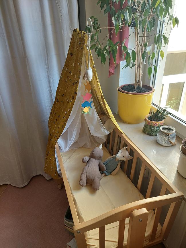 Bild 3 Gepflegtes Babybettchen/-wiege 15Euro VB