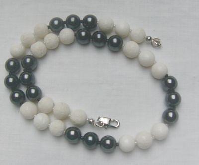 Bild 4 Edelsteinkette, weisser Lava mit schwarzen Hämatit