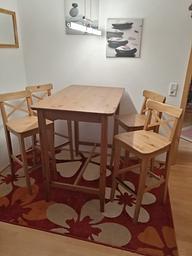 Vorschaubild Tisch und 4 Stuhle