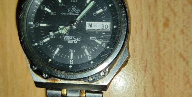 Vorschaubild Mechanische Herren-Armbanduhr-"Meister-Anker" defekt, nur 25€