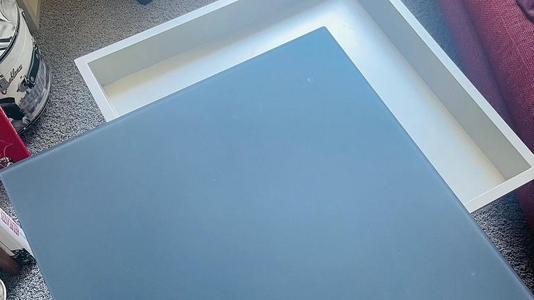 Couchtisch mit Lift und Staufach