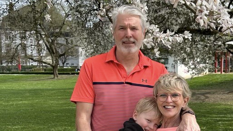 Wir ( pensioniertes Lehrerehepaar) bieten Deutsch Einzelunterricht ( individuel)