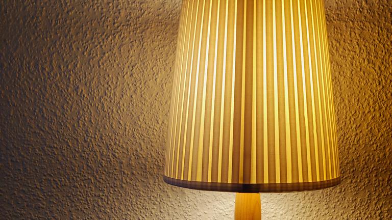 Hübsche Retro Stehlampe heute zu verkaufen