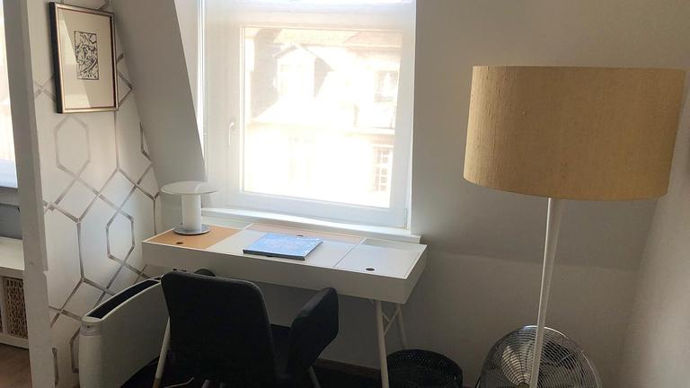 gemütliche 2 Zimmer Mansarde nahe dem Campus Westend