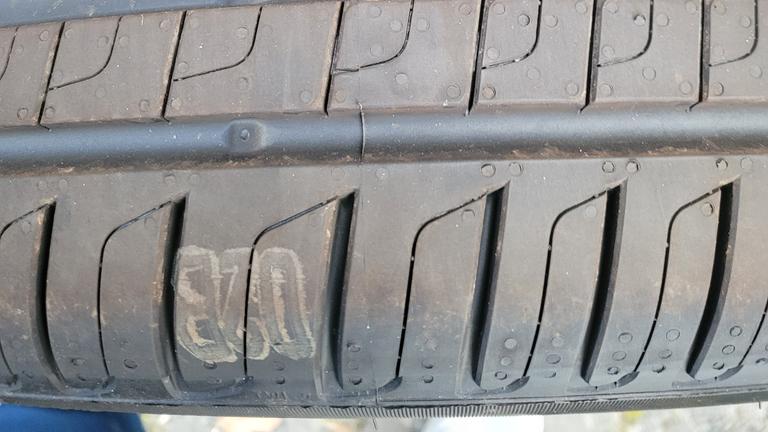4 Neue Pirelli Sommerreifen 215/45 R18 DOT26