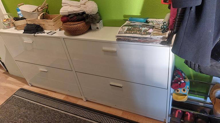 Verschenke Schuhschrank