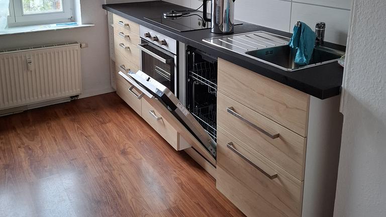 Küchenzeile für 800 Euro VHB abzugeben