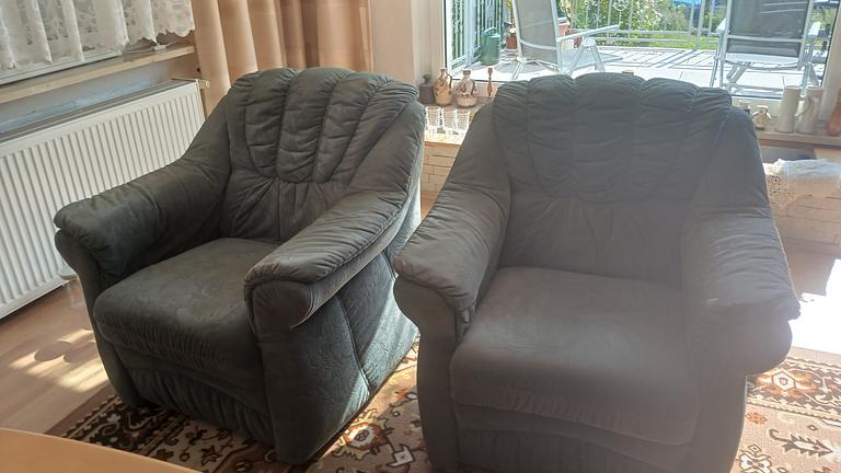 Couchgarnitur mit zwei Sessel, Schlafzimmer