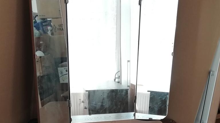 ->>>wunderschööönes antikes ECHTHOLZ-SCHLAFZIMMER-50ger->>> nur 55,-!!!!