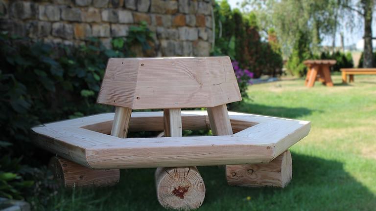 Baumbank aus Lärchen/ Douglasien holz. Rentners Geschenk. Krongartmöbel.